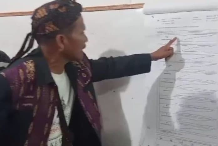 saksi_parpol_protes_pleno_rekap_penghitungan_suara_di_kecamatan_parbuluan_dairi_ditunda