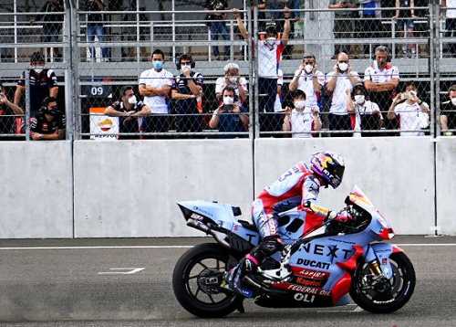 salip_bagnaia_bastianini_start_terdepan_di_motogp_austria
