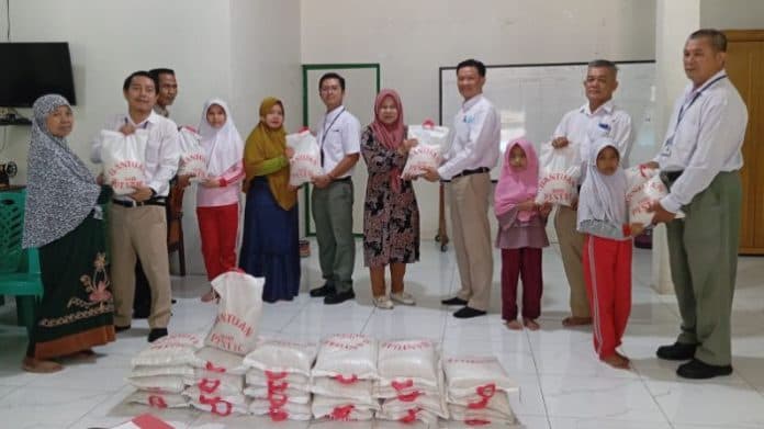 salurkan_bantuan_sosial_kemasyarakatan_pt_sttc_sambangi_panti_sosial_dan_panti_asuhan