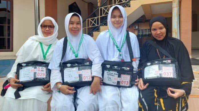 salwa_jemaah_calhaj_termuda_asal_medan_berangkat_haji_usia_18_tahun_bersama_keluarganya