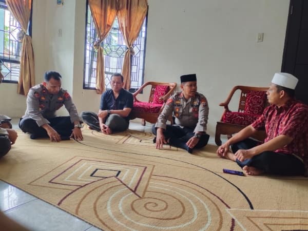 sambangi_tokoh_agama_tebing_tinggi_kapolresmari_kita_ciptakan_kamtibmas_yang_kondusif