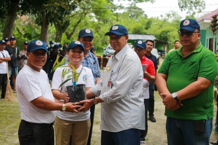 sambut_507_tahun_hari_reformasi_gereja_pjs_wali_kota_siantar_ikut_gotong_royong