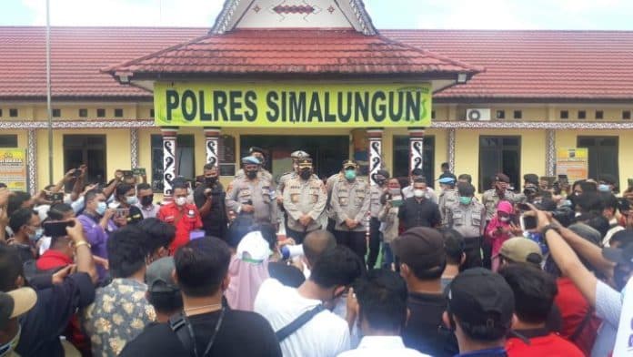sambut_aksi_wartawan_kapolres_simalungun_pimpin_heningkan_cipta
