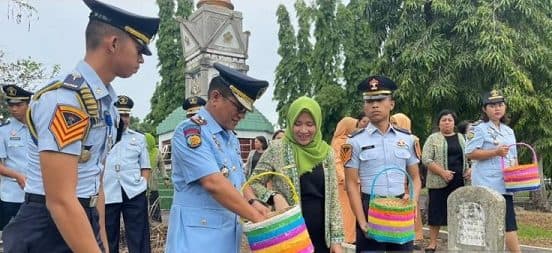 sambut_hbp_ke_59_lapas_siantar_tabur_bunga_di_makam_pahlawan