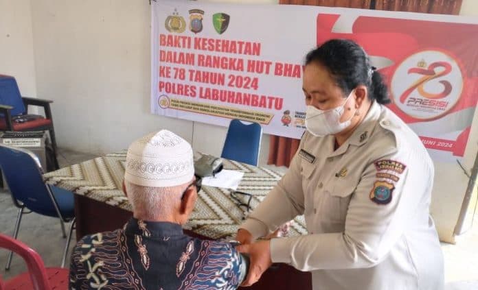 sambut_hut_bhayangkara_ke_78_polres_labuhanbatu_gelar_bakti_kesehatan