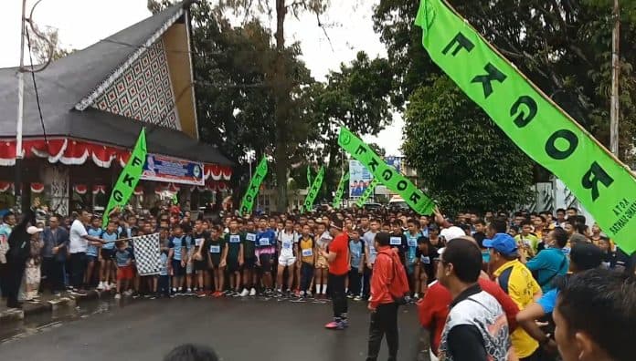 sambut_hut_ke_94_sumpah_pemuda_knpi_dan_fkgor_siantar_gelar_marathon_5k