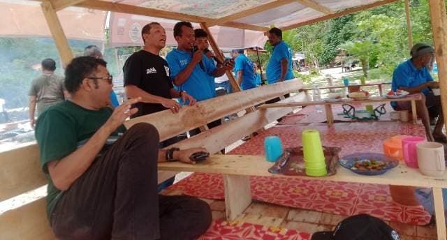 sambut_hut_kemerdekaan_warga_sarudik_menggelora_di_pantai_pandaratan