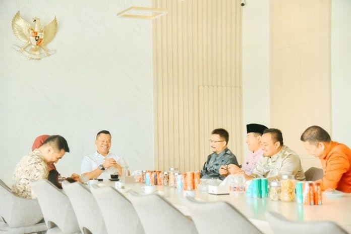 sambut_investasi_pj_bupati_batubara_dukung_program_pln_icon_plus