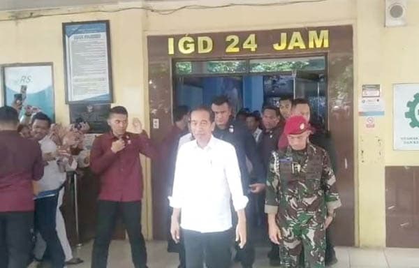 sambut_presiden_di_tebing_tinggi_warga_padati_rsud_kumpulan_pane