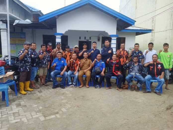 sambut_ramadhan_ormas_di_stm_hilir_deli_serdang_bersih_bersih_mesjid