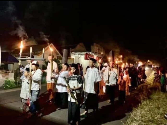 sambut_ramadhan_ponpes_tahfiz_asbabul_rahma_tebing_tinggi_gelar_pawai_obor
