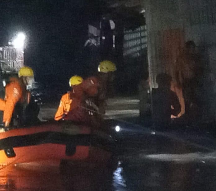 sampan_terbalik_warga_tanjung_beringin_sergai_hilang_tenggelam