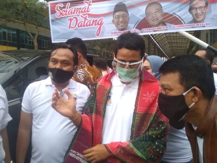sandiaga_uno_titipkan_pesan_prabowo_untuk_bobby_ini_dia_titipan_itu