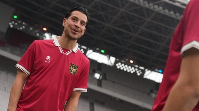 sang_anak_membela_timnas_indonesia_begini_rasa_bangganya_ibu_thom_haye