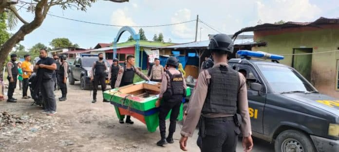sarang_narkoba_jermal_xv_digerebek_puluhan_bong_dan_seorang_provokator_diamankan