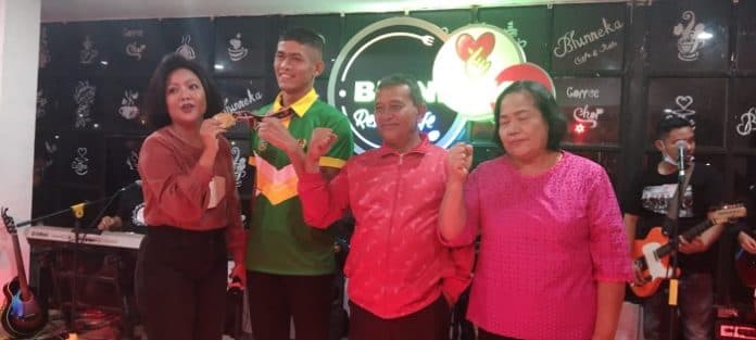 saroha_tua_lumbantobing_penyambutan_hingga_kisah_masa_kecil_sang_petinju_dari_taput