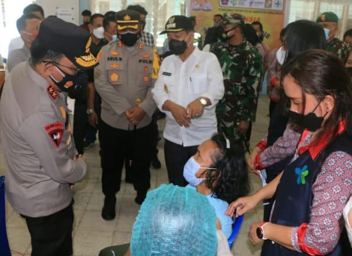 sasaran_vaksinasi_pelayanan_publik_di_simalungun_53948_orang_terealisasi_masih_3379_persen