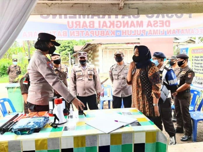 sat_binmas_polres_batu_bara_cek_persiapan_lomba_pos_kamling