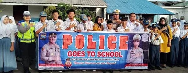 sat_lantas_polres_pelabuhan_belawan_sosialisasi_lalu_lintas_ke_smp_dan_sma_nurani