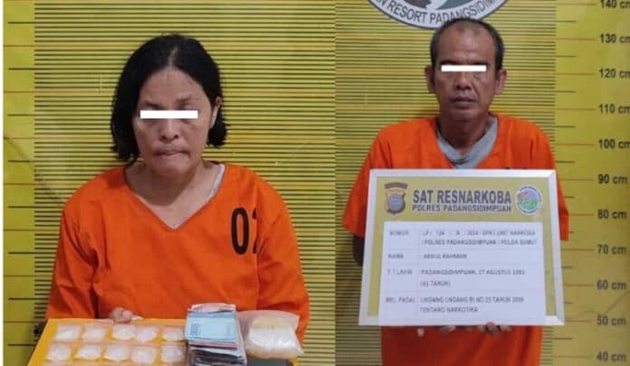 sat_narkoba_padangsidimpuan_ringkus_pengedar_sabu_wanita_dan_pria