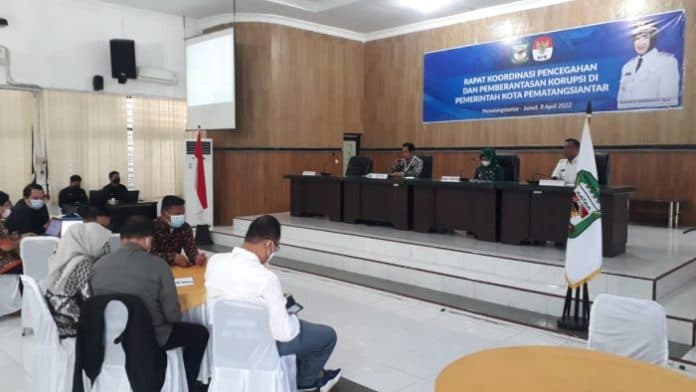 satgas_kpk_ri_pertanyakan_keberadaan_pimpinan_dprd_siantar