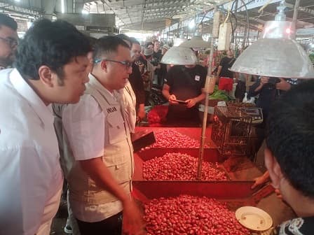 satgas_pangan_mabes_polri_dan_polda_sumut_sidak_sejumlah_pasar_di_medan_harga_bawang_meroket