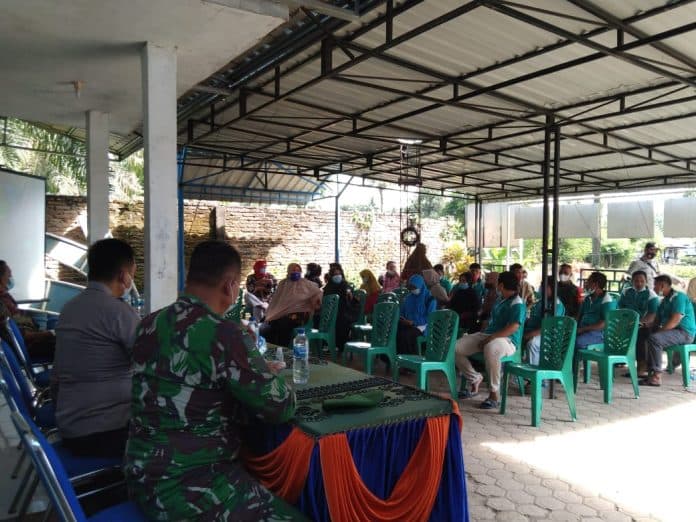 satgas_tmmd_kodim_0204ds_lakukan_penyuluhan_hukum_dan_kamtibmas