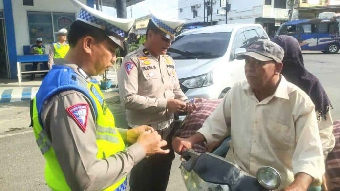 satlantas_polres_batu_bara_sosialisasi_ops_patuh_toba_2023