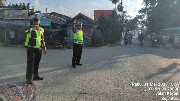 satlantas_polres_tanjungbalai_patroli_sore_antisipasi_kemacetan