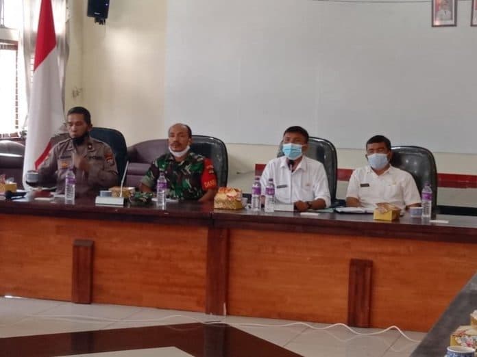 satpol_pp_toba_bakal_monitor_warga_yang_tak_mau_divaksin