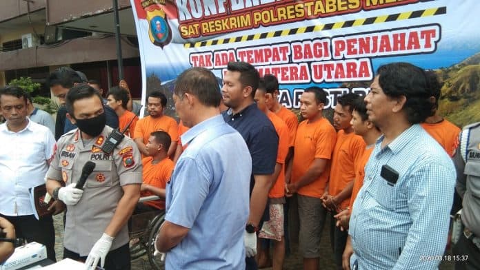 satu_dari_dua_perampok_sadis_tewas_dimassa_istri_korban_tersangka_harus_dihukum_mati