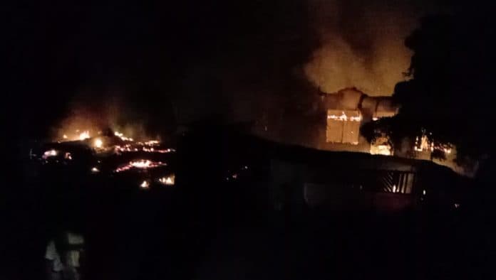 satu_kios_terbakar_di_tanjung_pinggir_siantar_kerugian_ratusan_juta