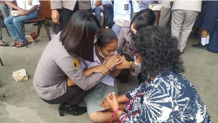 satu_pelajar_pingsan_usai_disuntik_vaksin_covid_19_ternyata_ini_penyebabnya