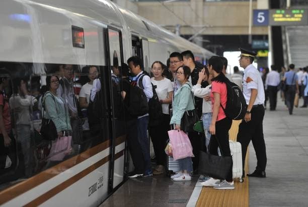 satu_tewas_127_cedera_dalam_peristiwa_tergelincirnya_kereta_penumpang_di_china