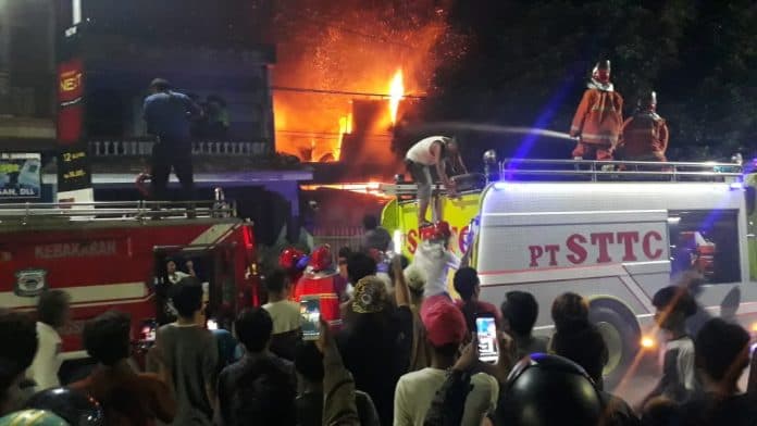 satu_unit_bangunan_terbakar_di_jalan_patuan_anggi_siantar