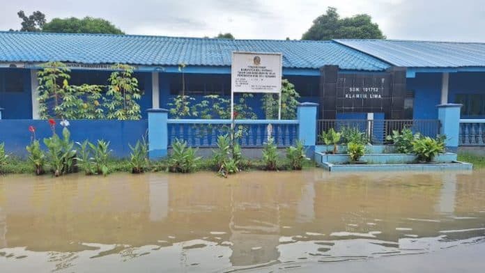 sd_negeri_101752_klambir_lima_diliburkan_akibat_banjir