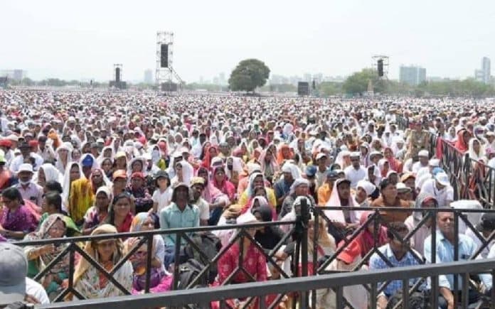 sebelas_meninggal_tersengat_panas_saat_acara_penghargaan_di_india