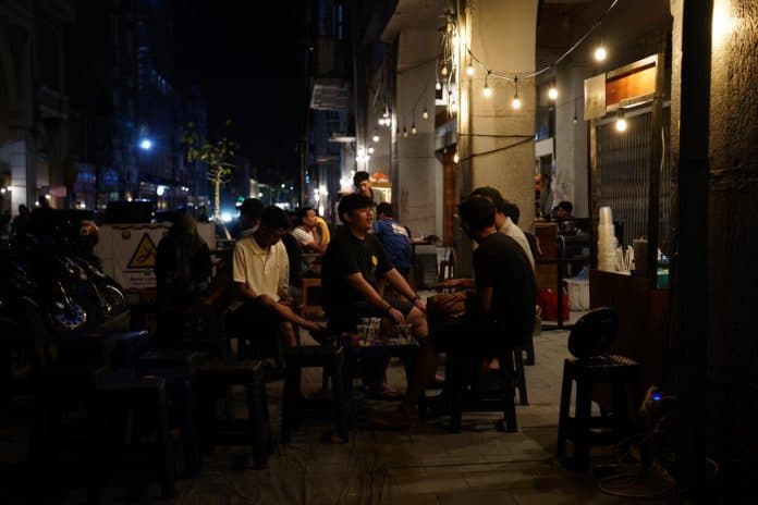 sebelum_direlokasi_pedagang_kuliner_di_kesawan_medan_minta_penerangan_jalan