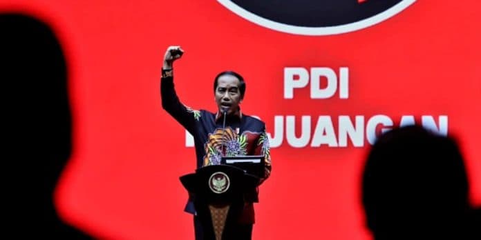 sebut_partai_perorangan_usai_dipecat_pdip_jokowi_masih_haus_kekuasaan