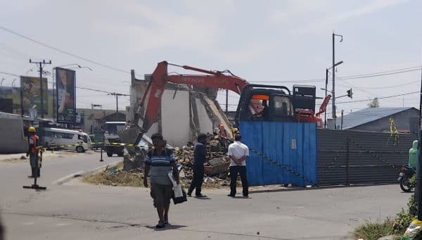 segera_dibangun_taman_bangunan_eks_timbangan_simpang_ii_siantar_dirobohkan