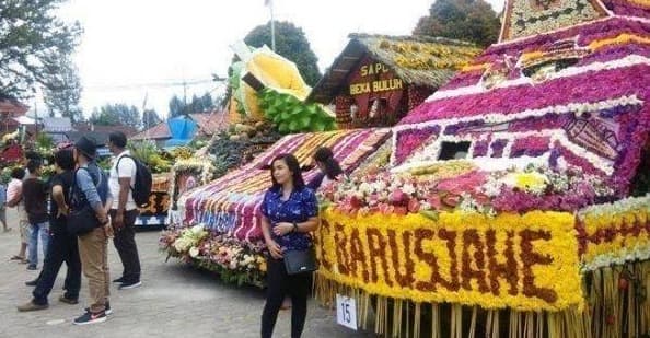 sejarah_festival_bunga_dan_buah_di_berastagi_awalnya_sederhana_sebagai_ungkapan_syukur_petani