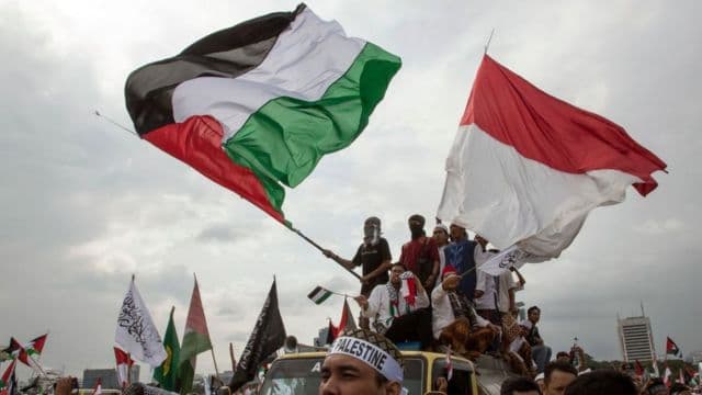 sejumlah_pejabat_yang_hadiri_aksi_bela_palestina_di_monas