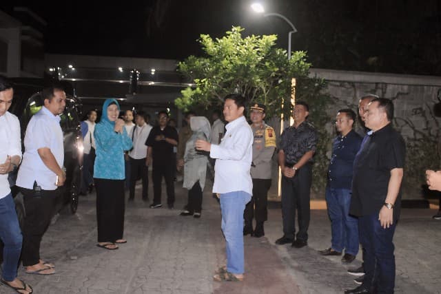sekda_labuhanbatu_sambut_kedatangan_pj_gubernur_di_rantauprapat