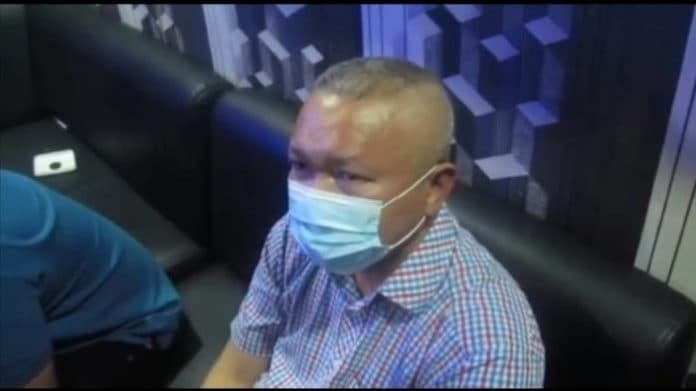 sekda_nias_utara_ini_diamankan_dari_room_201_ktv_bosque_medan_bersama_8_temannya