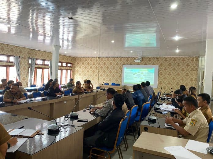 sekda_pakpak_bharat_gelar_sosialisasi_horticulture_in_dryland_areas_project