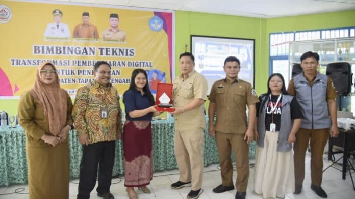 sekda_tapteng_buka_bimtek_transformasi_pembelajaran_digital_google