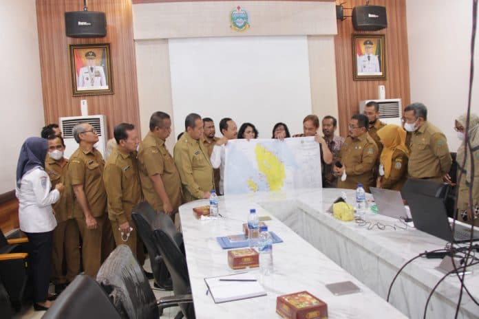 sekdaprov_pimpin_deklarasi_dokumen_final_pengaturan_ruang_perairan_pesisir_di_sumut