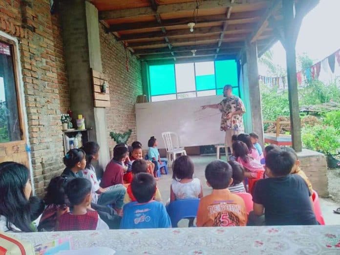 sekolah_alam_safari_nusantara_bekali_siswa_bahasa_inggris_pengajarnya_warga_negara_belanda