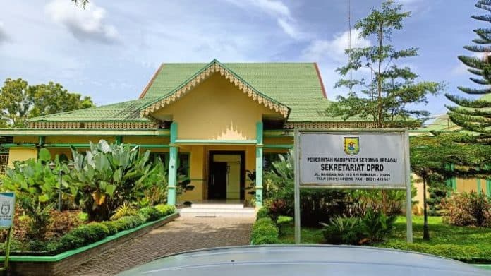 sekretaris_dprd_sergai_diduga_lampaui_kewenangan_dan_tupoksi