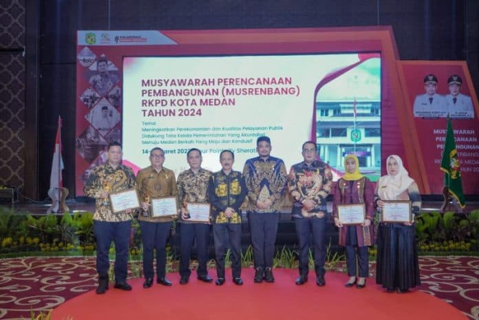 sekretarit_dprd_medan_raih_juara_1_kompetisi_inovasi_pelayanan_publik_kota_medan_tahun_2023